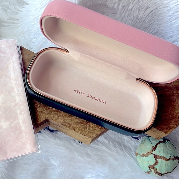 kate spade Accessories - Kate Spade Sunglass Case